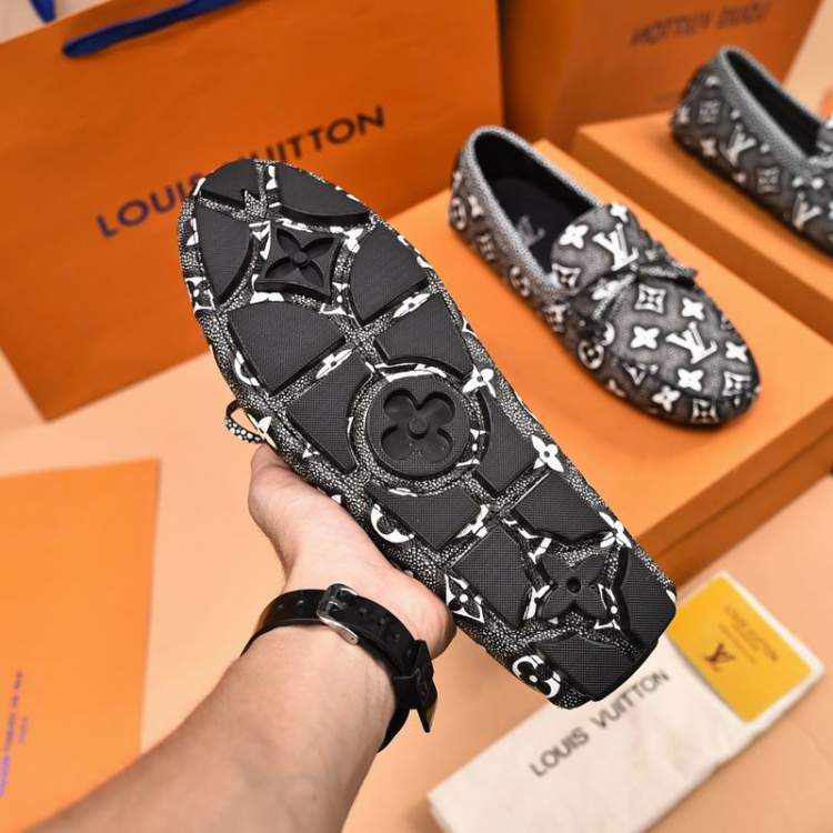 Picture of Louis Vuitton Shoes _SKULVsz38-46mnf011911898